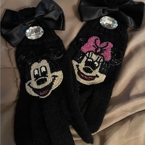 Mickey & Minnie Gloves Vintage. Great condition, kept in tissue. Paid $225 New